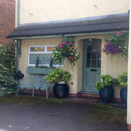 Mere Cottage B & B Alsager Exterior foto