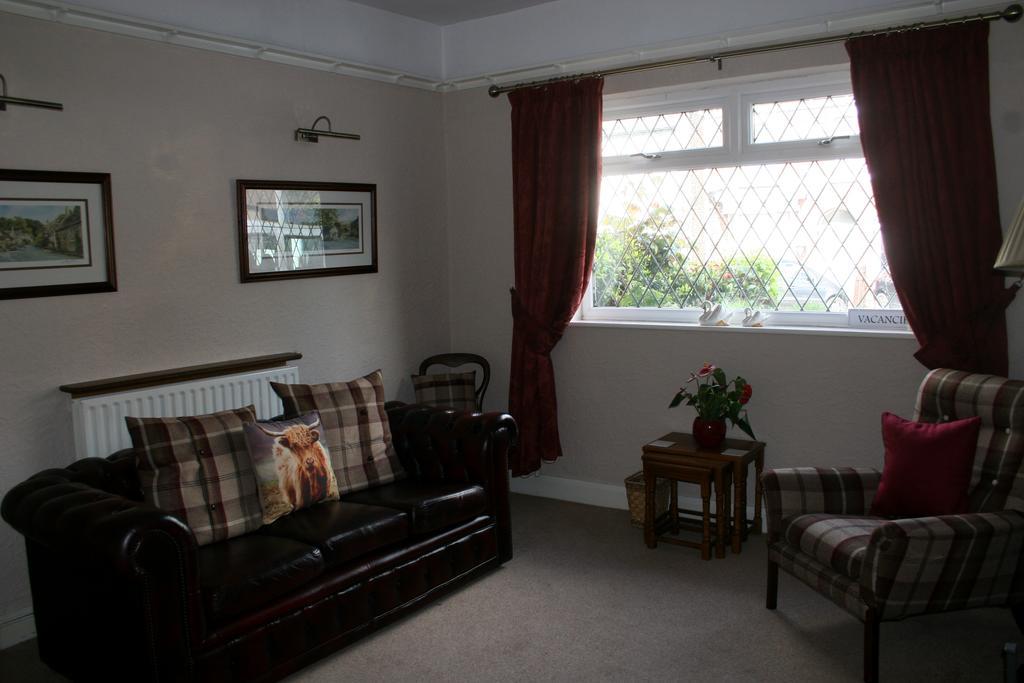 Mere Cottage B & B Alsager Exterior foto